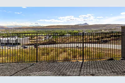 2046 W 320 S, Hurricane, UT 84737 - Photo 2