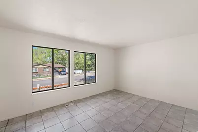 666 E Larchwood Dr, Midvale, UT 84047 - Photo 10