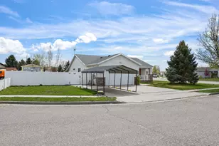 5048 S 4000 W, Roy, UT 84067 - Photo 2