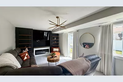 11621 S Havre Cir E, Sandy, UT 84070 - Photo 2