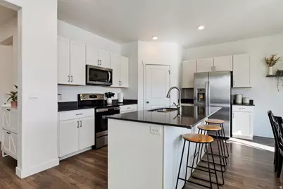 442 N Commodore Ln, Saratoga Springs, UT 84045 - Photo 8