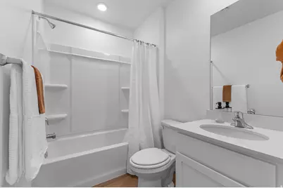 284 E 1275 N #104, Harrisville, UT 84404 - Photo 4