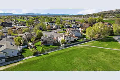 2470 N 450 W, Harrisville, UT 84414 - Photo 4