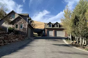 350 Pinecrest Cir, Wellsville, UT 84339 - Photo 2