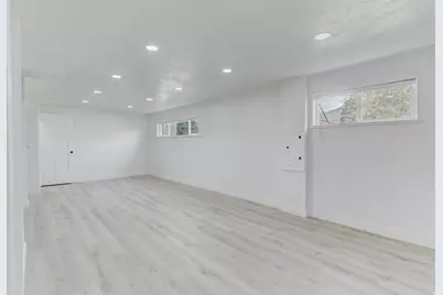 2567 N 1450 E, Layton, UT 84040 - Photo 12