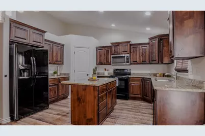 1115 S 1425 W, Clearfield, UT 84015 - Photo 2