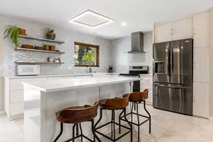 2555 E Chalet Rd S, Cottonwood Heights, UT 84093 - Photo 10