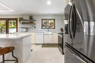 2555 E Chalet Rd S, Cottonwood Heights, UT 84093 - Photo 12