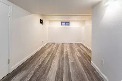 189 N R St E, Salt Lake City, UT 84103 - Photo 30