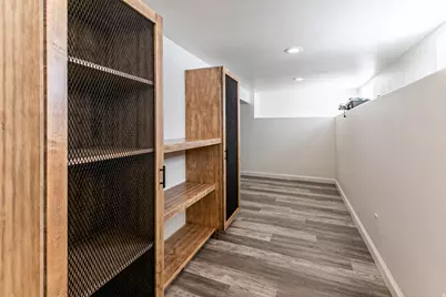 189 N R St E, Salt Lake City, UT 84103 - Photo 20