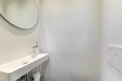 189 N R St E, Salt Lake City, UT 84103 - Photo 14