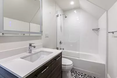 189 N R St E, Salt Lake City, UT 84103 - Photo 18