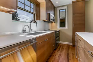 189 N R St E, Salt Lake City, UT 84103 - Photo 10