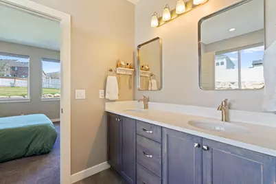 1437 E Hollyhock Ct, Layton, UT 84040 - Photo 20