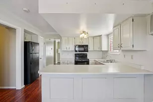 3073 E Stratton Dr S, Holladay, UT 84117 - Photo 8