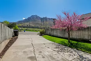 3073 E Stratton Dr S, Holladay, UT 84117 - Photo 4