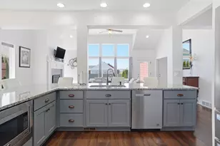 409 N Hill Farms Ln, Kaysville, UT 84037 - Photo 16