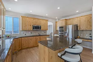 2943 W Current Creek Dr, South Jordan, UT 84095 - Photo 8