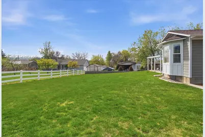 220 E 300 N, Hyde Park, UT 84318 - Photo 32