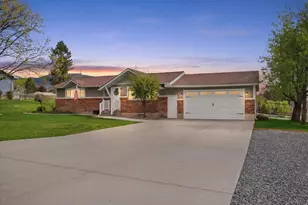 220 E 300 N, Hyde Park, UT 84318 - Photo 1
