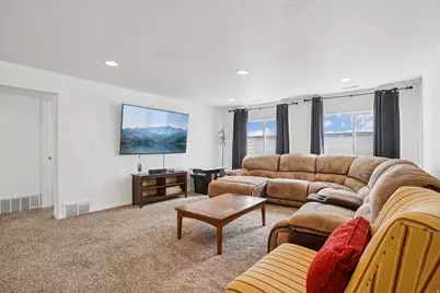 7141 W 8170 S, West Jordan, UT 84081 - Photo 18