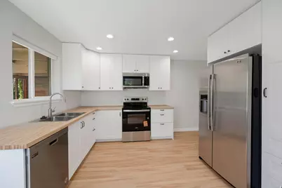 2761 E 4135 S, Holladay, UT 84124 - Photo 2