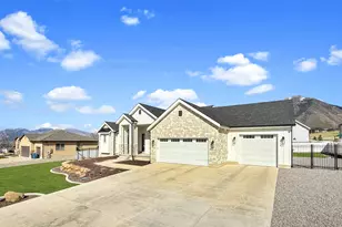 916 N Rocky Mountain Way, Elk Ridge, UT 84651 - Photo 4