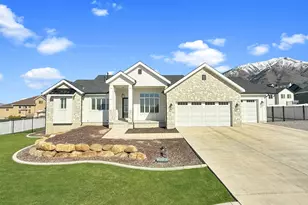 916 N Rocky Mountain Way, Elk Ridge, UT 84651 - Photo 2