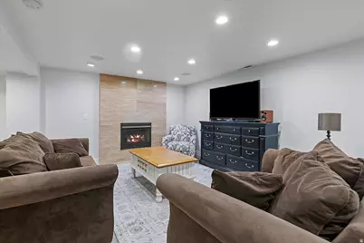 455 E 900 S, Centerville, UT 84014 - Photo 28