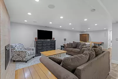 455 E 900 S, Centerville, UT 84014 - Photo 32