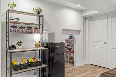 455 E 900 S, Centerville, UT 84014 - Photo 30