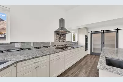 4652 W Vista Dr, Highland, UT 84003 - Photo 6