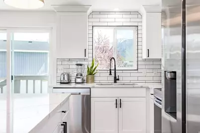 10251 S 535 E, Sandy, UT 84070 - Photo 8