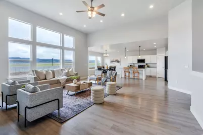 4867 N Canaan Peak Dr, Eagle Mountain, UT 84005 - Photo 4