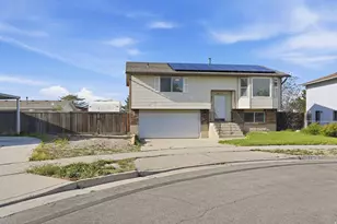 5572 W Jeremiah Dr, Kearns, UT 84118 - Photo 1