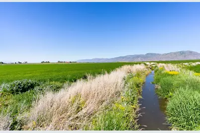 6400 S 2633 W #5, Wellsville, UT 84339 - Photo 16