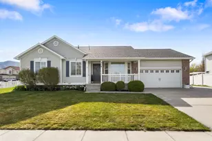 318 S Spyglass Dr, Stansbury Park, UT 84074 - Photo 2