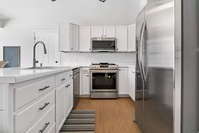 318 S Spyglass Dr, Stansbury Park, UT 84074 - Photo 8
