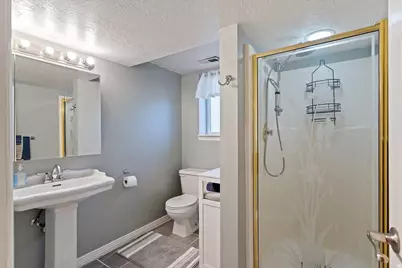 693 W 700 N, Clearfield, UT 84015 - Photo 14