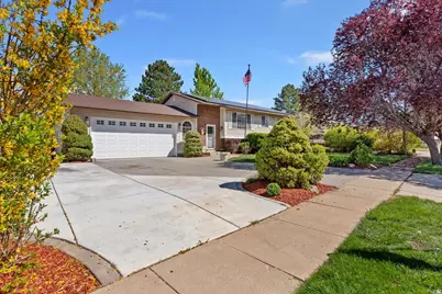 693 W 700 N, Clearfield, UT 84015 - Photo 2