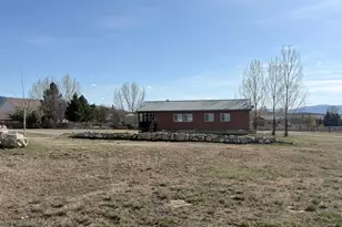 220 S 600 E, Spring City, UT 84662 - Photo 2