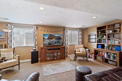 2001 S 1800 W, Syracuse, UT 84075 - Photo 18