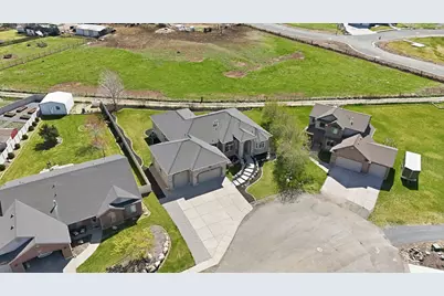 407 W Larkspur Ln, Morgan, UT 84050 - Photo 2