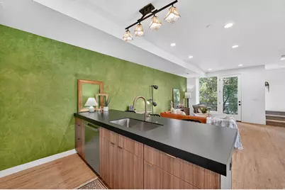 723 N 300 W #7, Salt Lake City, UT 84103 - Photo 4