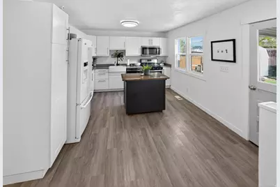 4375 W 5135 S, Kearns, UT 84118 - Photo 18