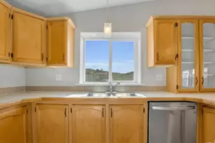 173 Pellinore St, North Salt Lake, UT 84054 - Photo 10