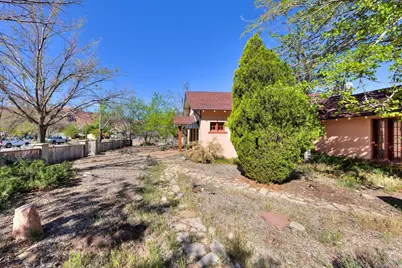 125 E 200 N, Moab, UT 84532 - Photo 30