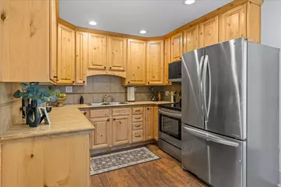 2468 E Redondo Ave S, Salt Lake City, UT 84108 - Photo 10