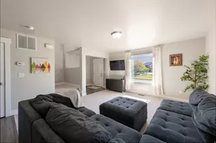 15120 S Battle Dr W, Bluffdale, UT 84065 - Photo 8