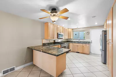 6471 S Bluemont Dr, Taylorsville, UT 84123 - Photo 10